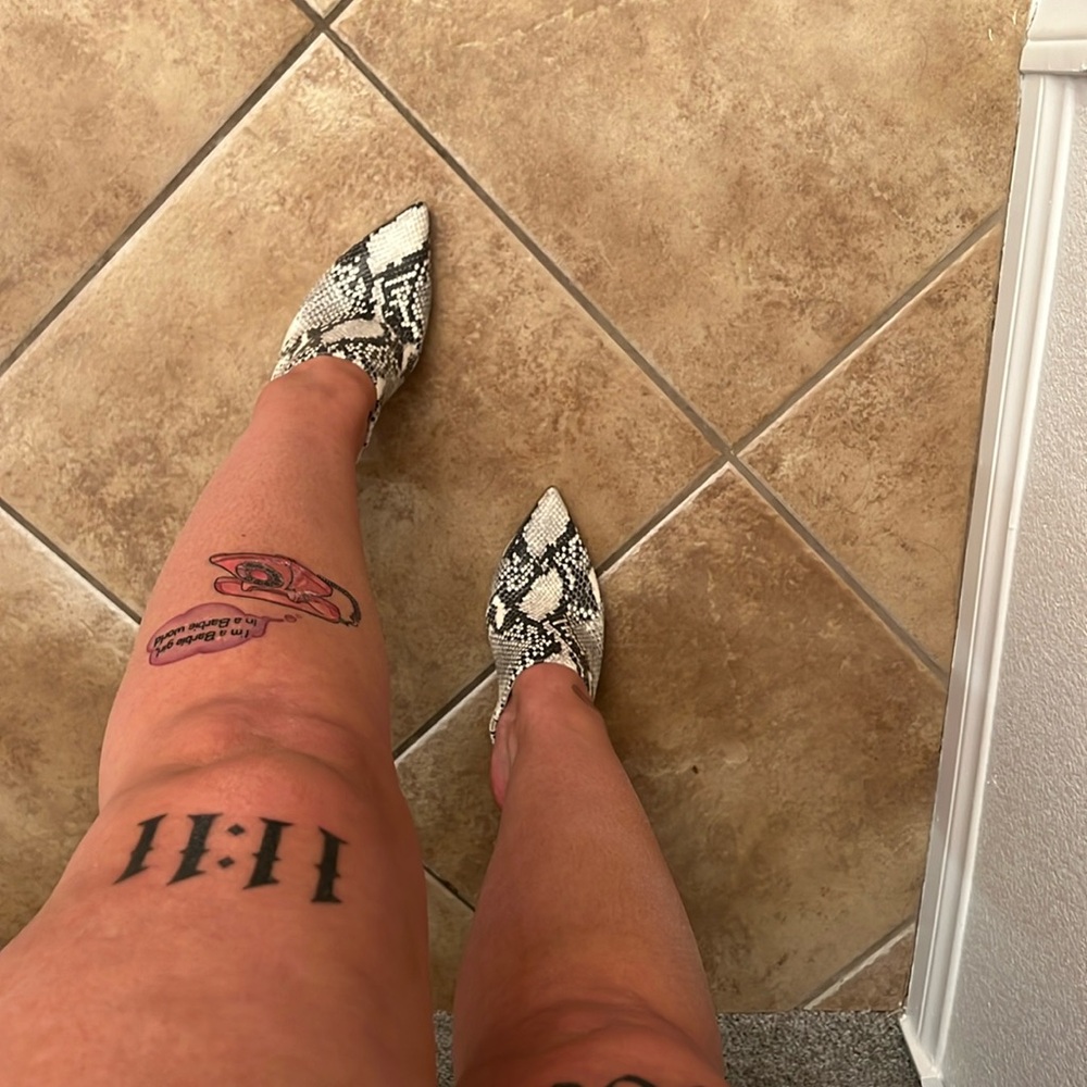 Steven Madden snake skin pumps